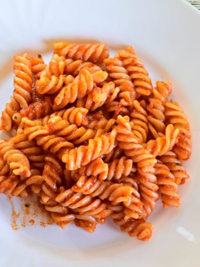 closeup still life food photography/ Delicious pasta whit tomato sauce